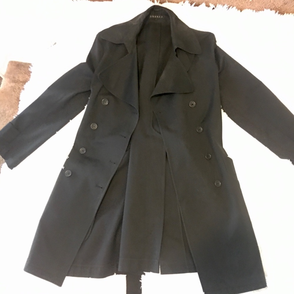 Theory raincoat size med-large